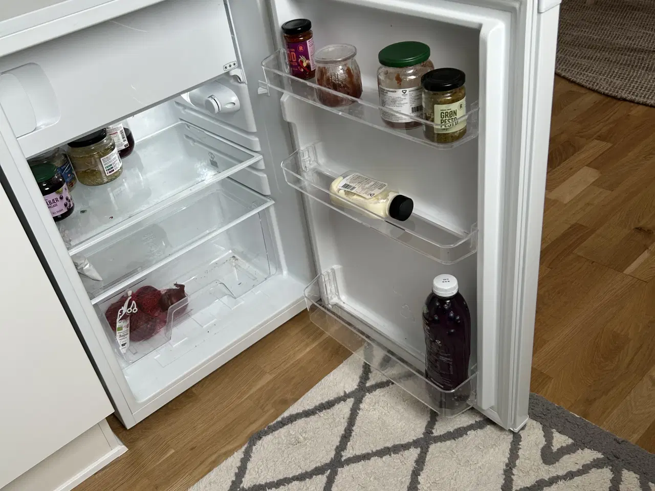 Billede 3 - Køleskab. 1 år 