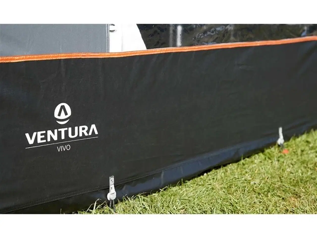 Billede 4 - Ventura Vivo High. Vulsthøjde på 270-290 cm     Helt nyt lufttelt Vivo High fra Ventura har kun været stillet op for at vise det. Passer kun til ekstra høje vogne.   8000.00 kr