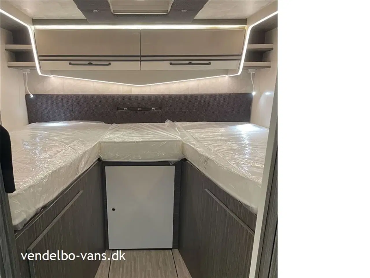 Billede 13 - 2026 - McLouis Nevis 870 180 HK og 8 trins automatgear - Enkeltsenge og stor garage