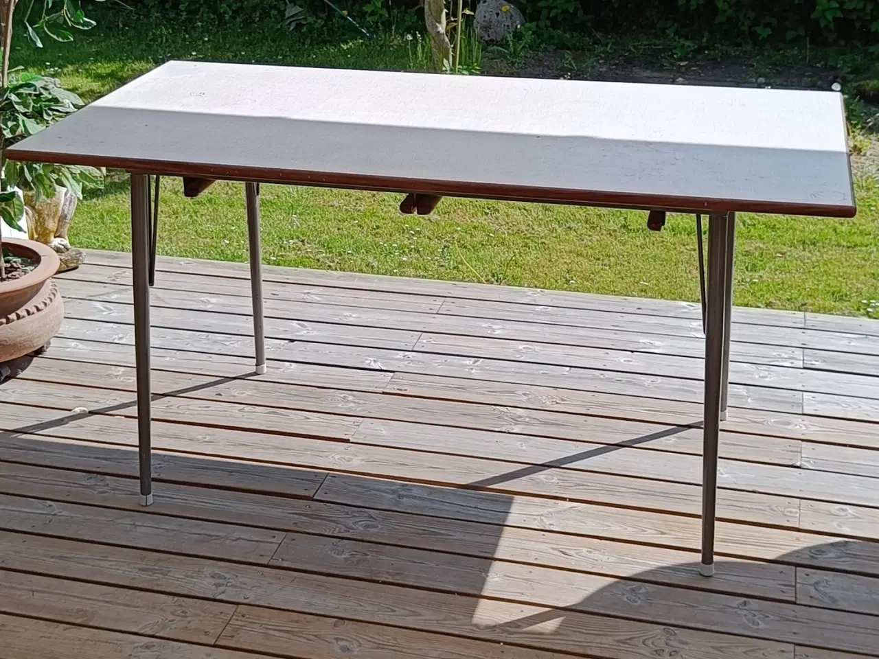 Billede 1 - Skolebord med stole ophæng 