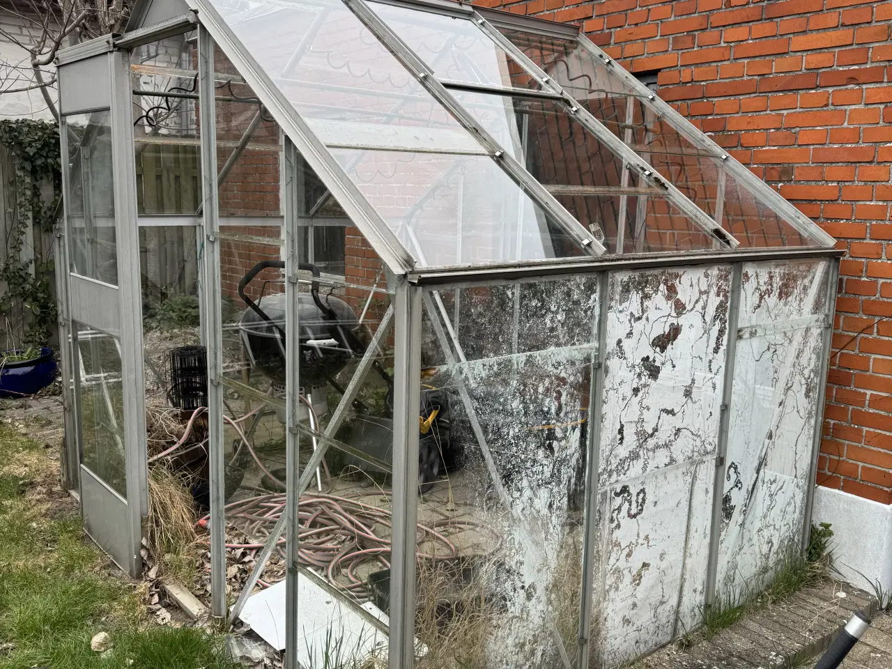 Billede 1 - Fint drivhus udestue på 4,5 m2