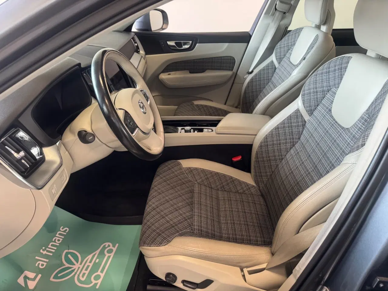Billede 2 - Volvo XC60 2,0 D5 235 Momentum aut. AWD