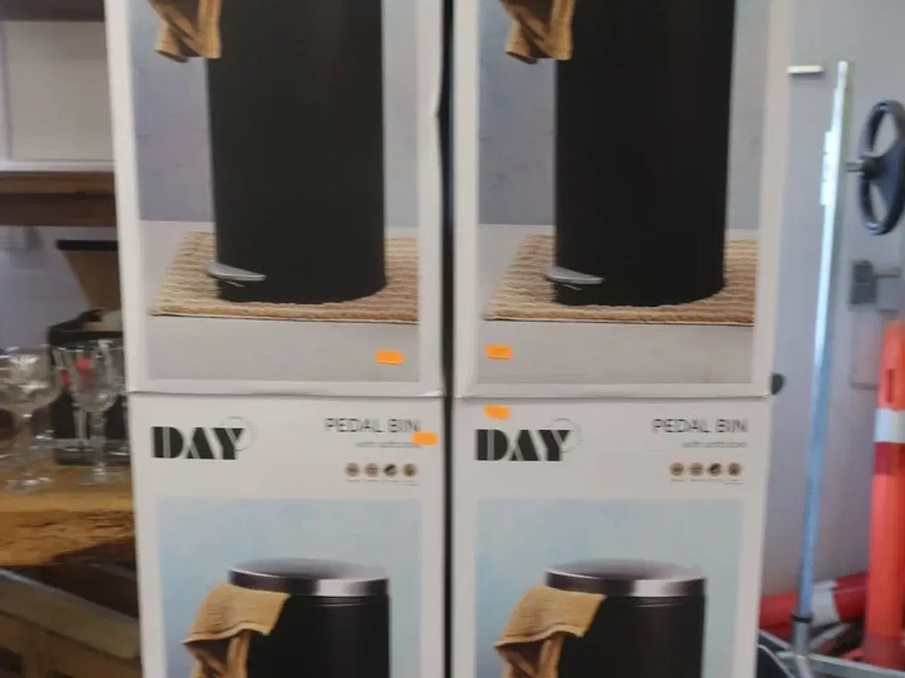 Billede 1 - 4 stk. affaldsspande m. pedal DAY