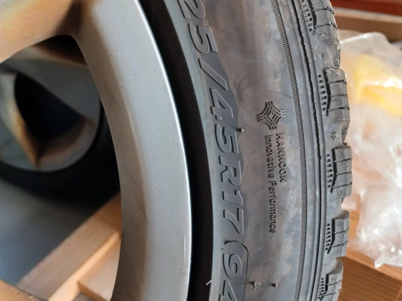 Billede 2 - 4 vinterhjul Hankook 255/45 R17 94H