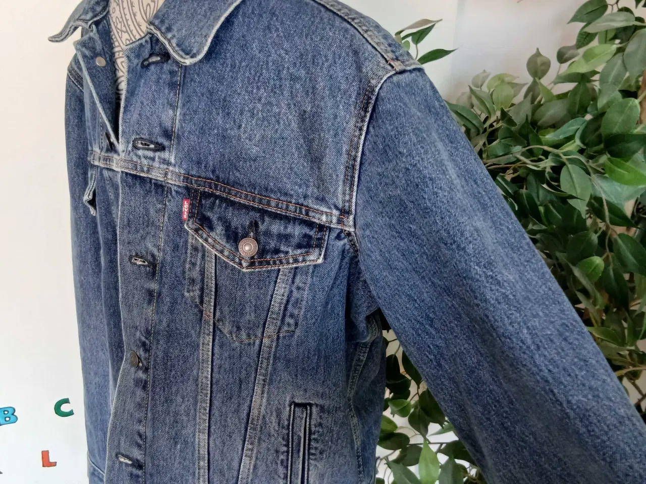 Billede 5 - Levi's jakke. Medium 