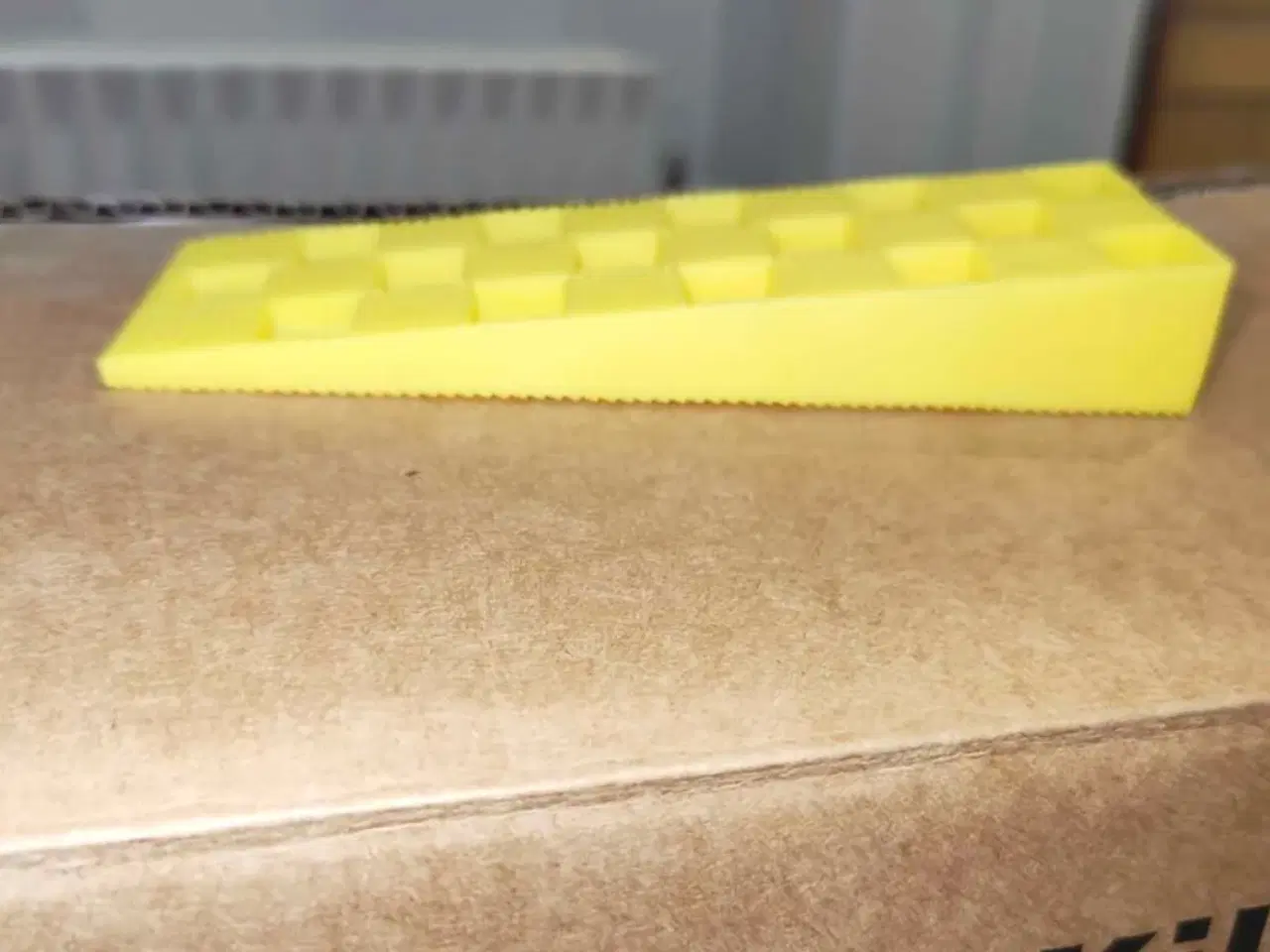 Billede 1 - Knudsen kile gul. Kasse med 324 stk.