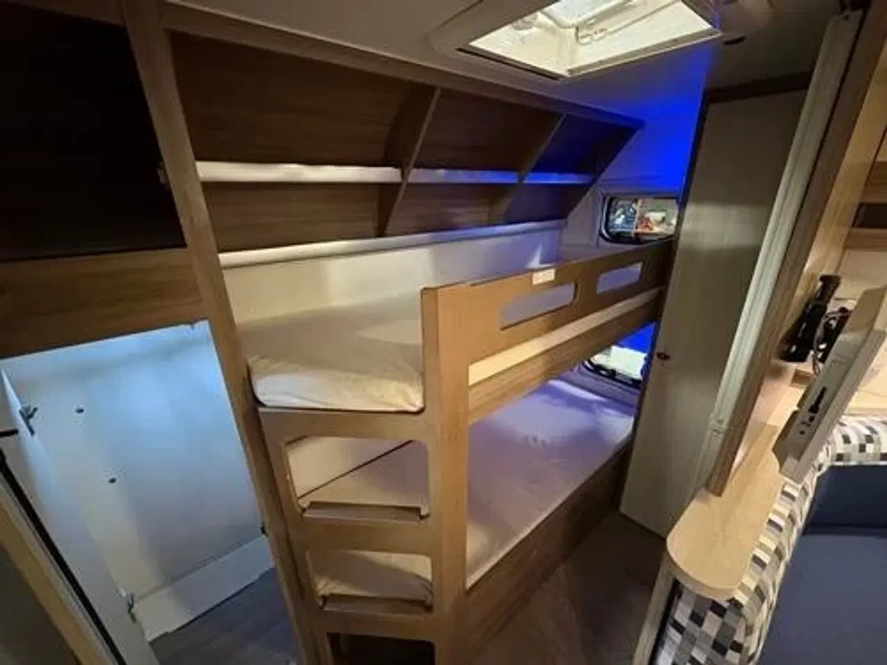 Billede 6 - Hobby DE LUXE 560 KMFe