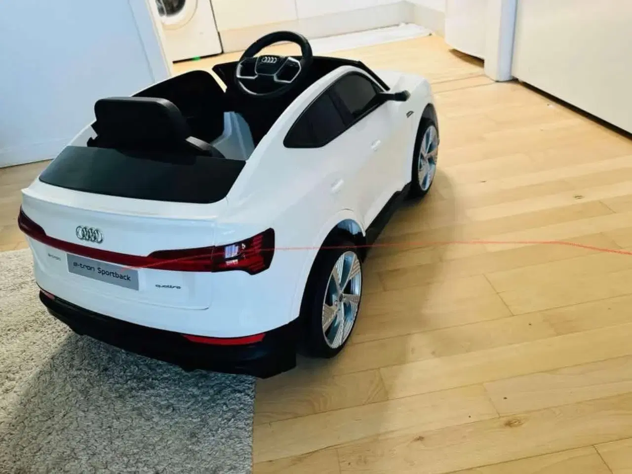 Billede 3 - Audi e-tron elbil til børn