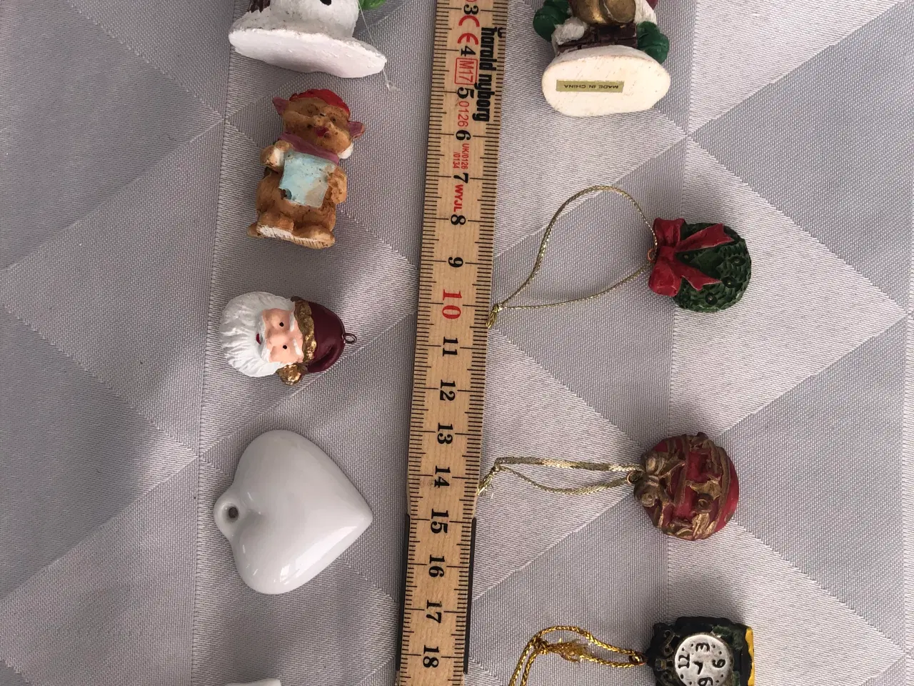 Billede 15 - 10 små keramik julepynt figurer