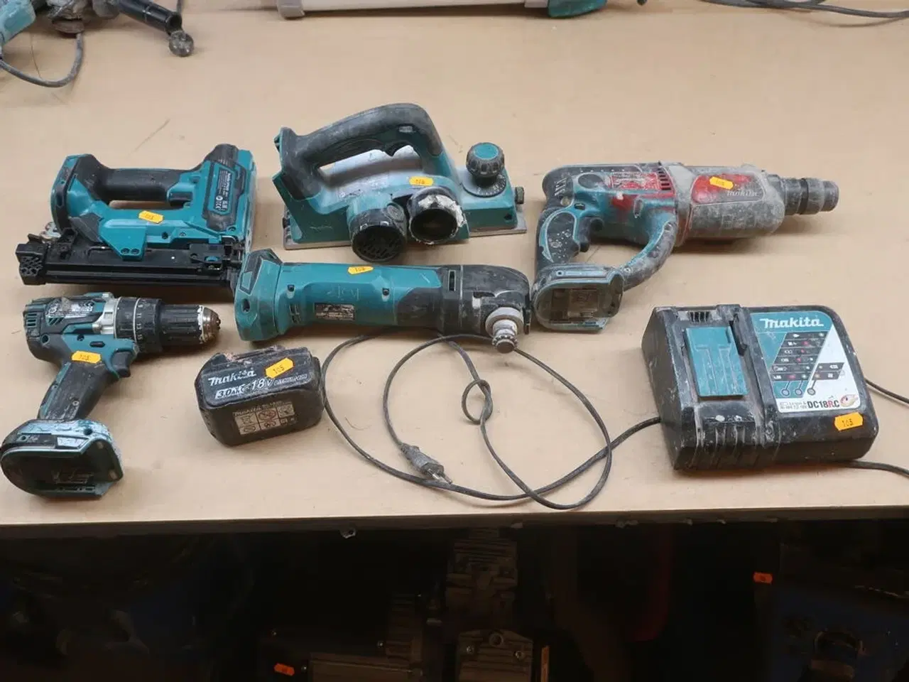 Billede 1 - Høvl, boremaskine mv. MAKITA Model: HP 484, DFN 350, DKP 180, DTM 51, DC18RC