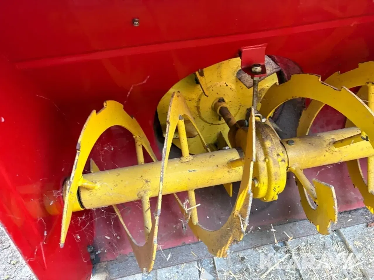 Billede 11 - Sneskraber og slynge til Nibbi