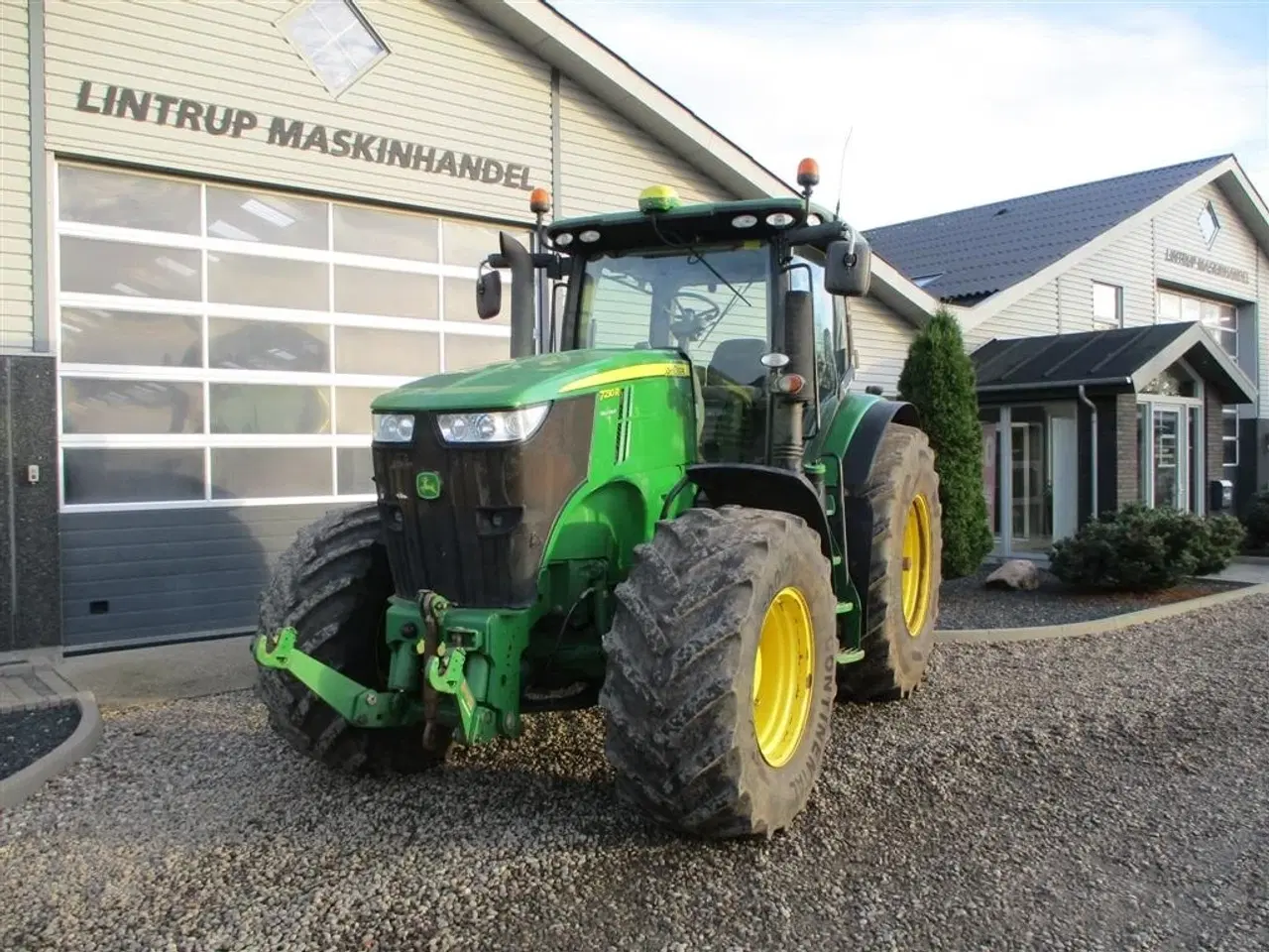 Billede 11 - John Deere 7230R Med frontlift og frontPTO