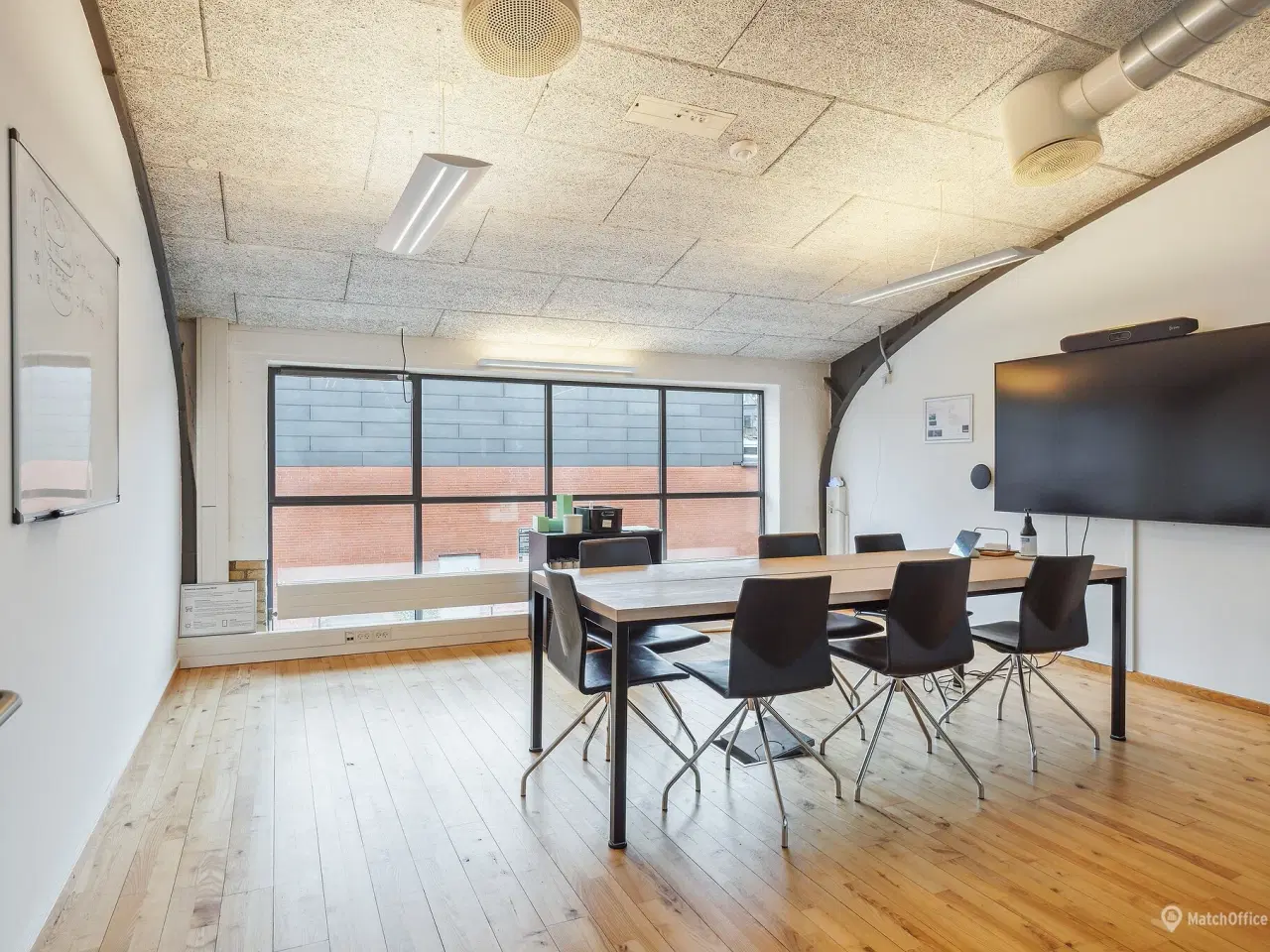 Billede 7 - Indbydende lejemål med åbent kontormiljø