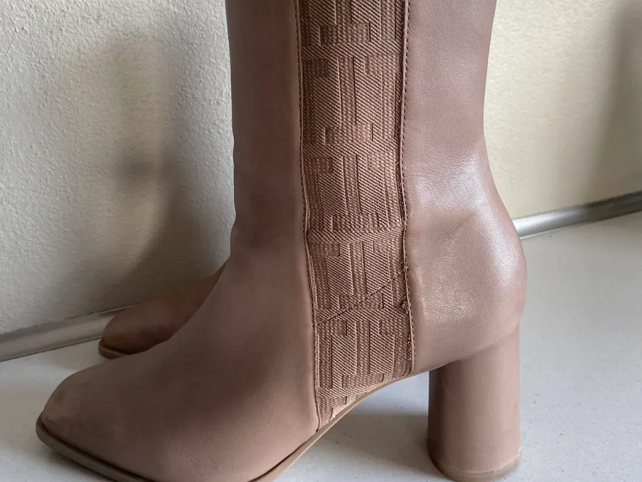 Billede 4 - Tamaris støvletter m hæl