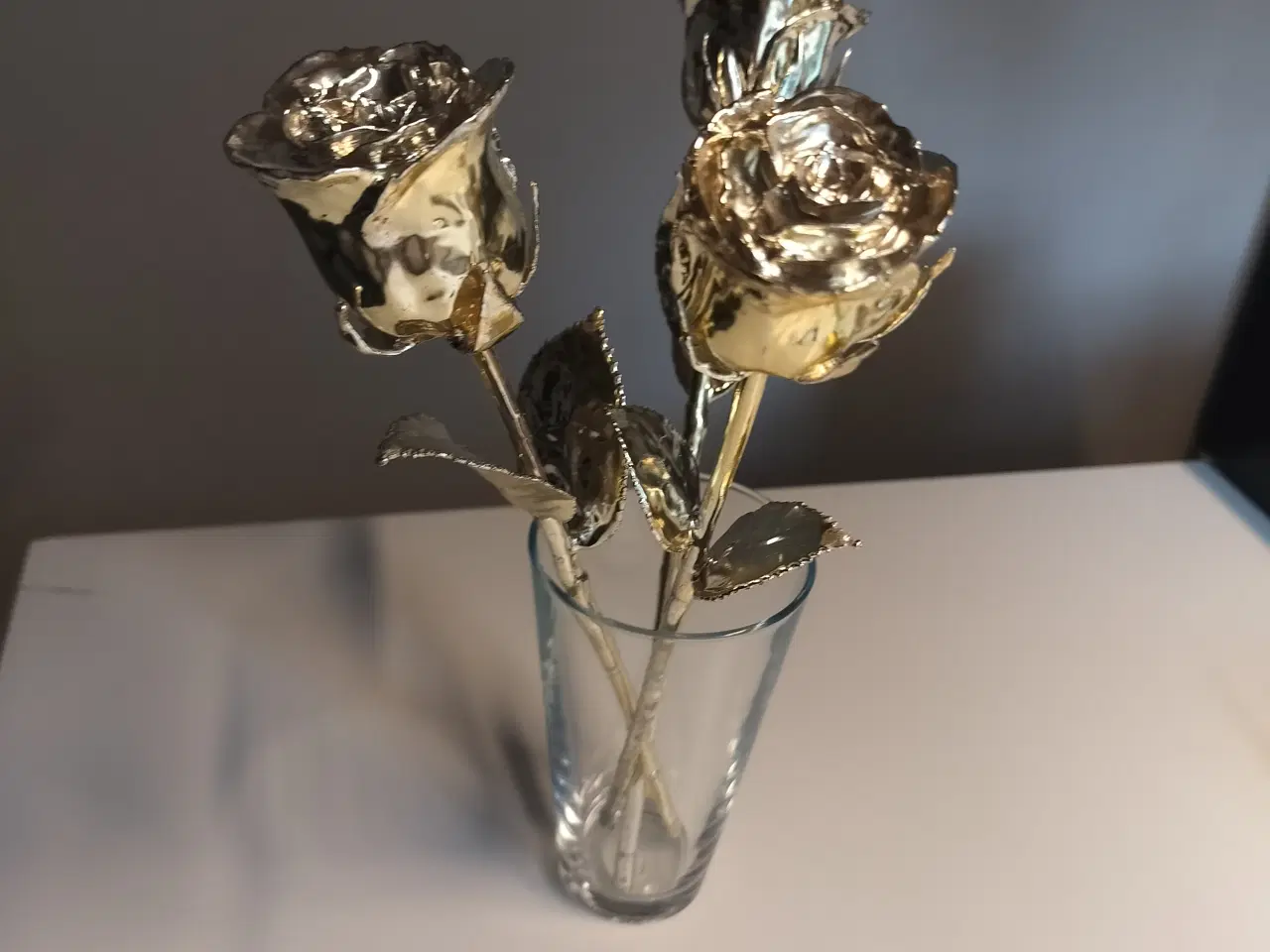 Billede 4 - Fine sølv roser som er forgyldt.