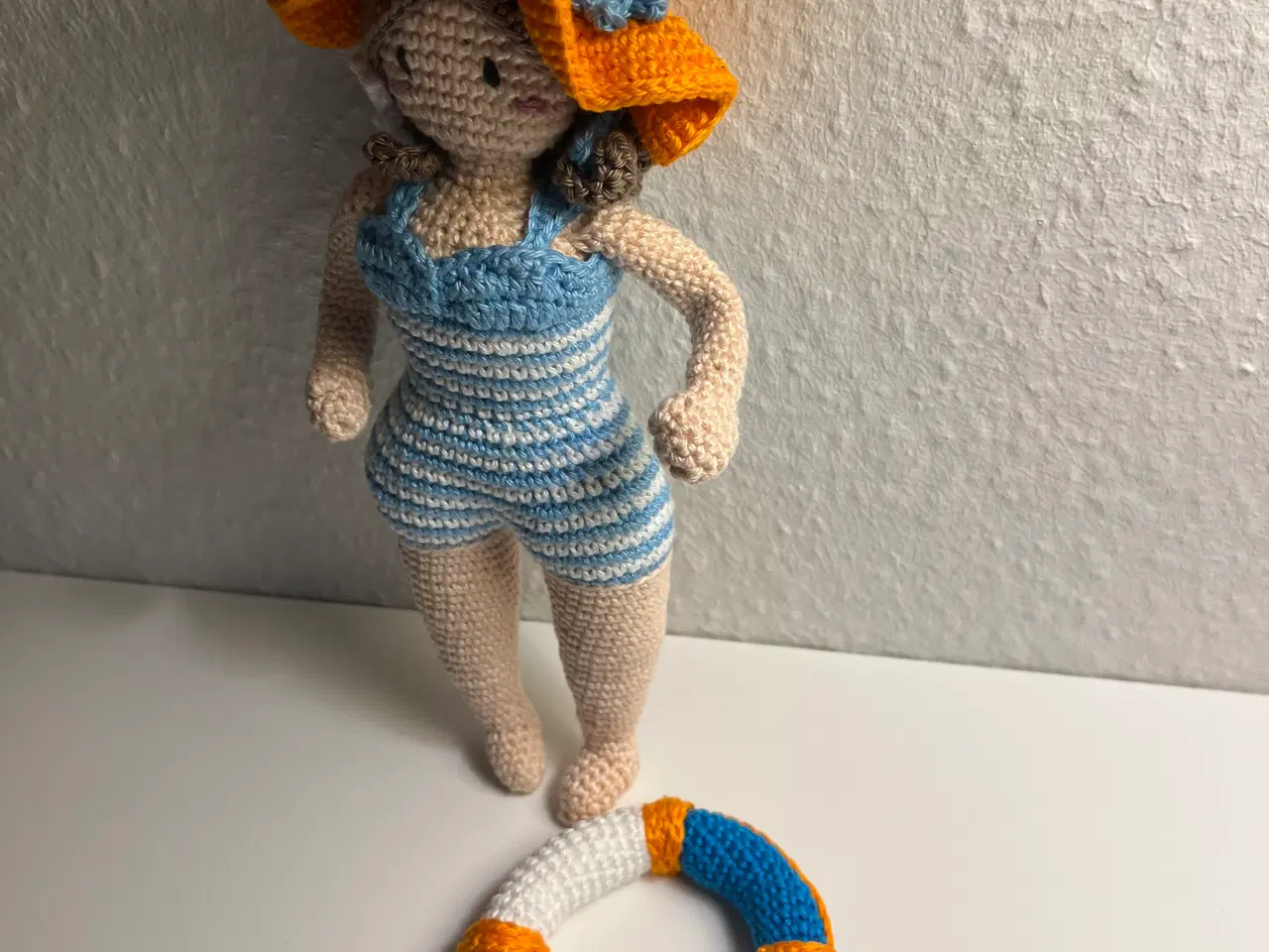 Billede 2 - Sommerpige med redningskrans