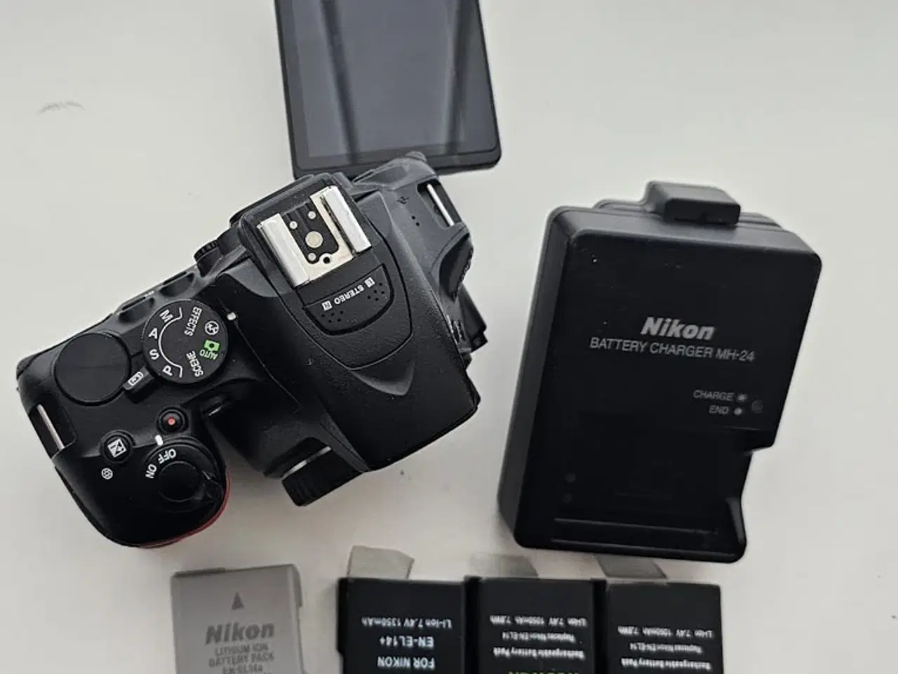 Billede 4 - Nikon D5500 hus + 4 batterier, Aalborg