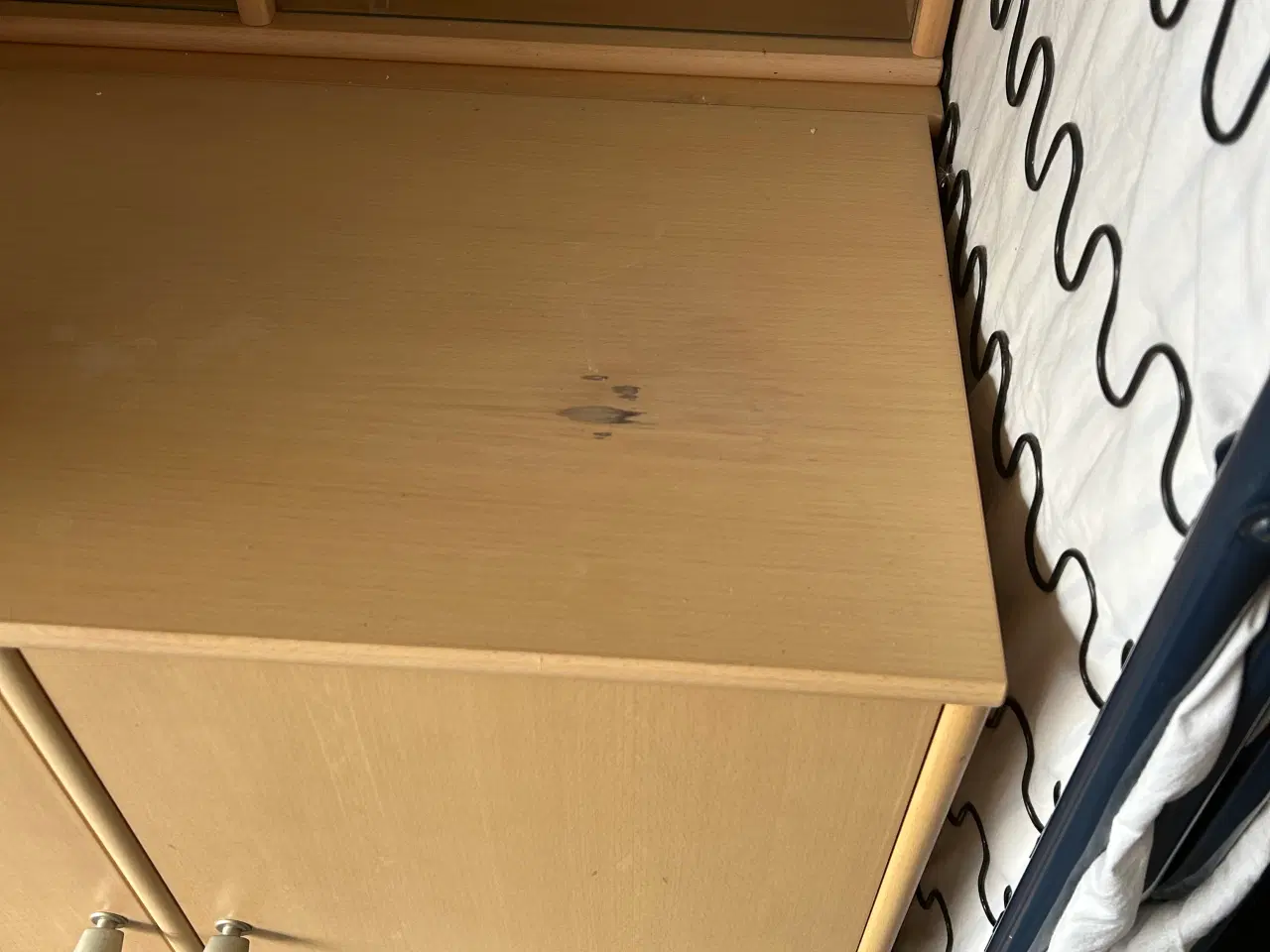 Billede 2 - Vitrine og skænk