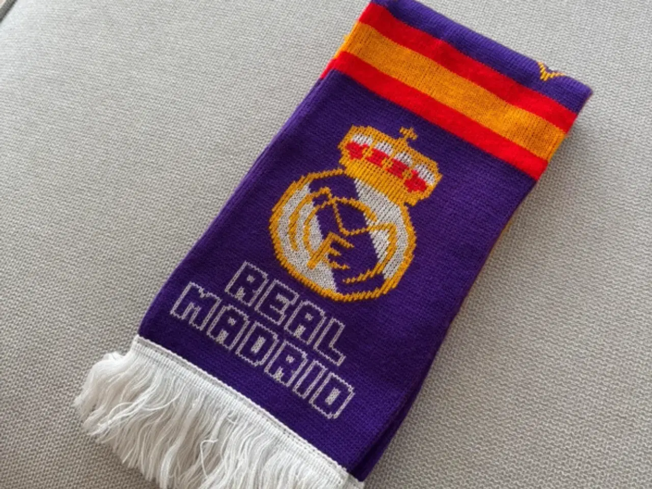 Billede 1 - Real Madrid halstørklæde 