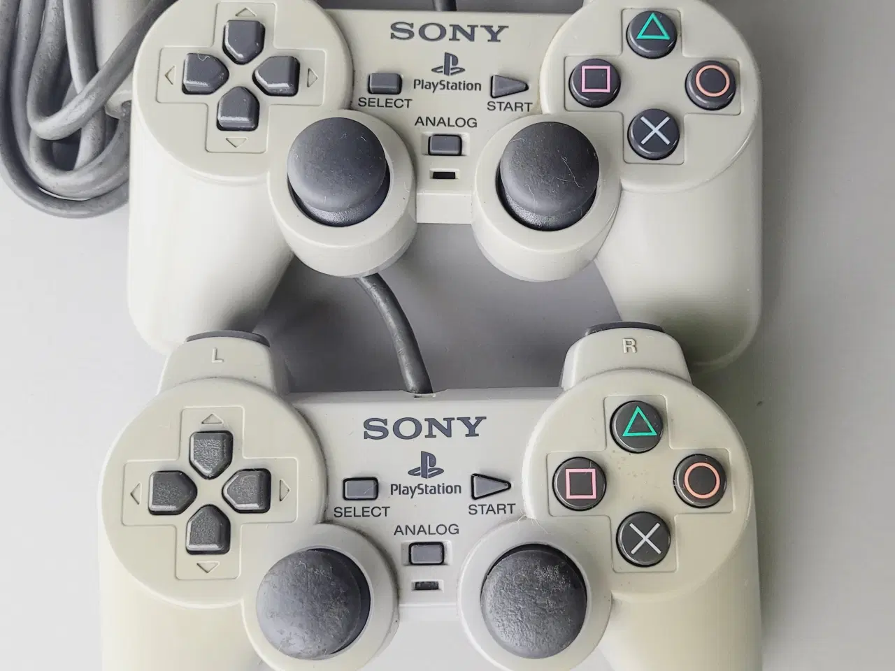Billede 1 - ⭐️· 2 stk. PlayStation 1 Dual Analog Controller