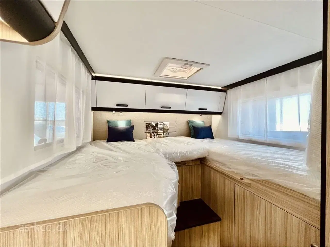 Billede 14 - 2024 - Sun Living S 65 SL   Lille Sun Living Autocamper med to enkelt senge.