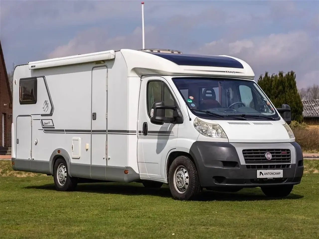 Billede 1 - 2012 - Knaus Sport 700 TI   Knaus 700 Sport – Veludstyret og klar til nye eventyr! Sælges til CVR