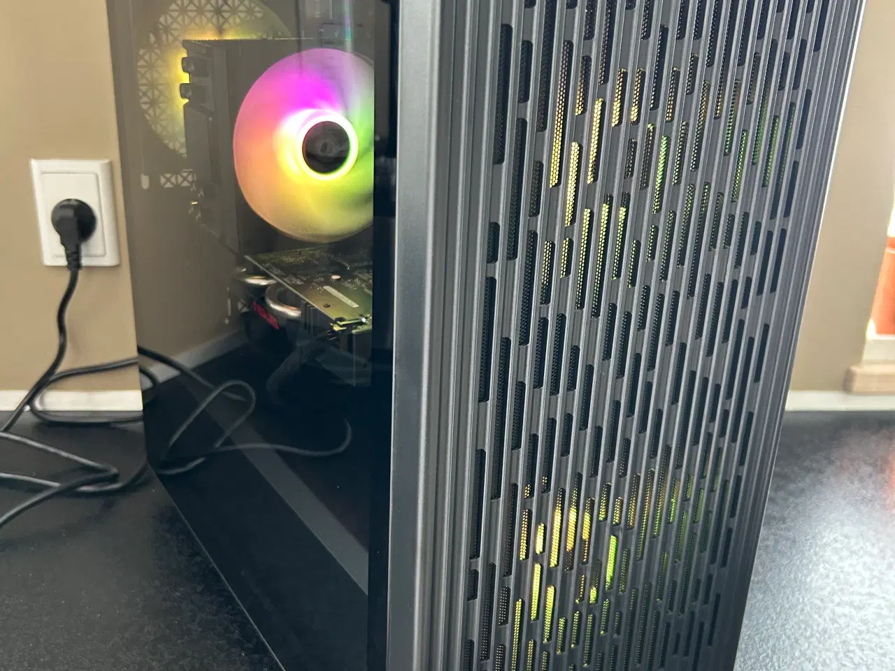 Billede 2 - ✅ Renoveret Gamin-PC – Klar til eSport & RGB-show!