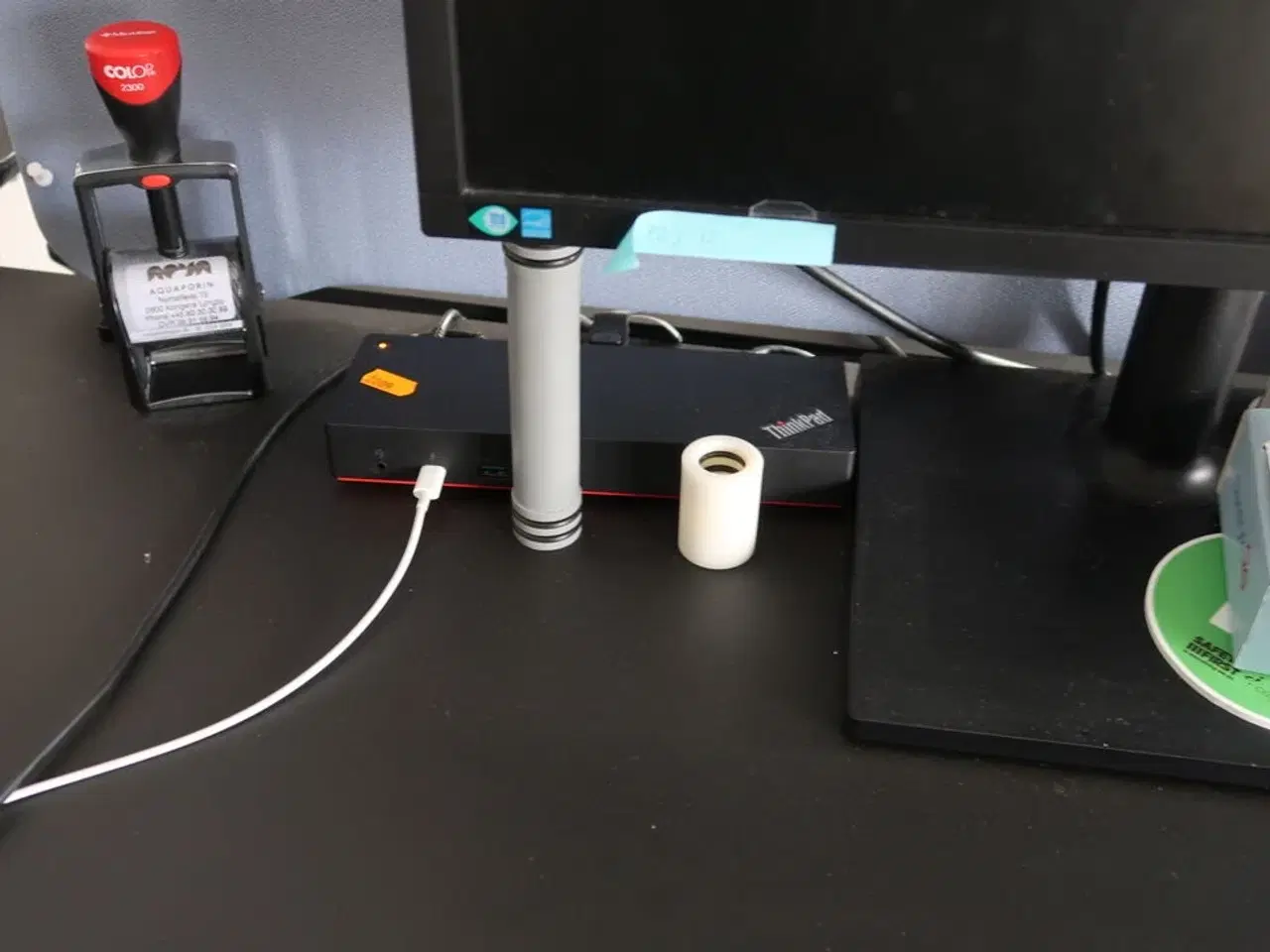 Billede 2 - 2 stk. computerskærme SAMSUNG S24E450, dockingstation LENOVO Thinkpad, tastatur, mus