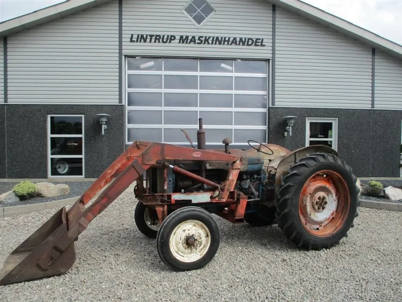 Billede 1 - Fordson Frontlæsser med skovl og beslag fra Ford Major. Kan nemt tilpasse andre traktorer.