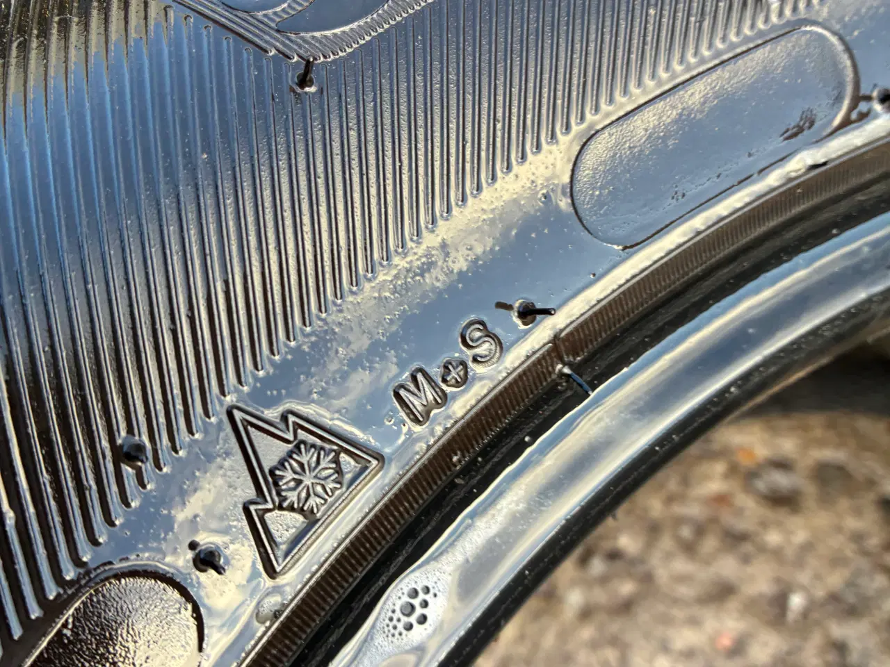 Billede 5 - 2 Kvalitets helårsdæk med masser af mønster