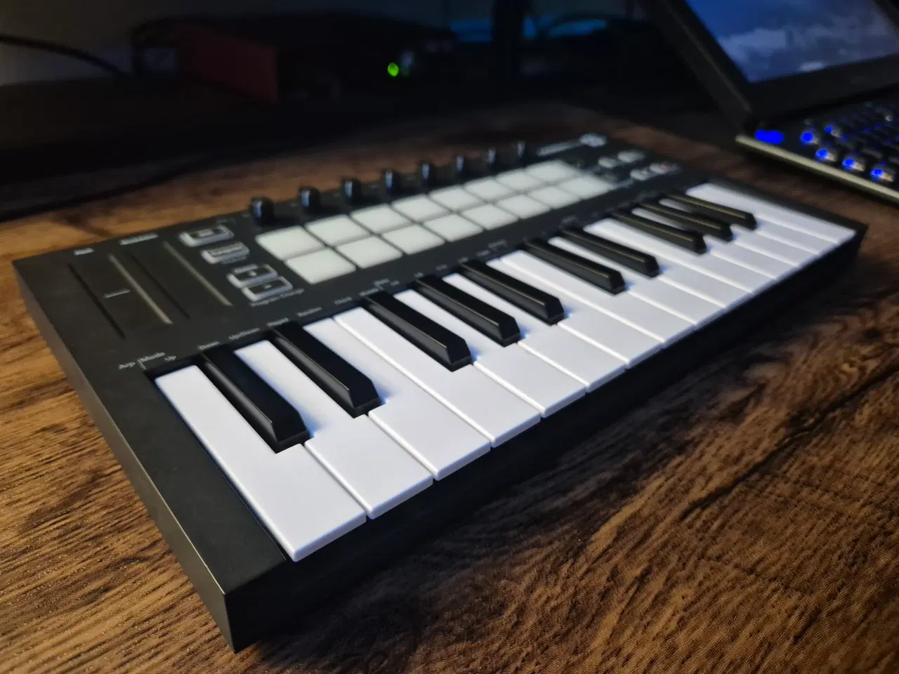 Billede 2 - Novation Launchkey Mini mk3 - Midi keyboard