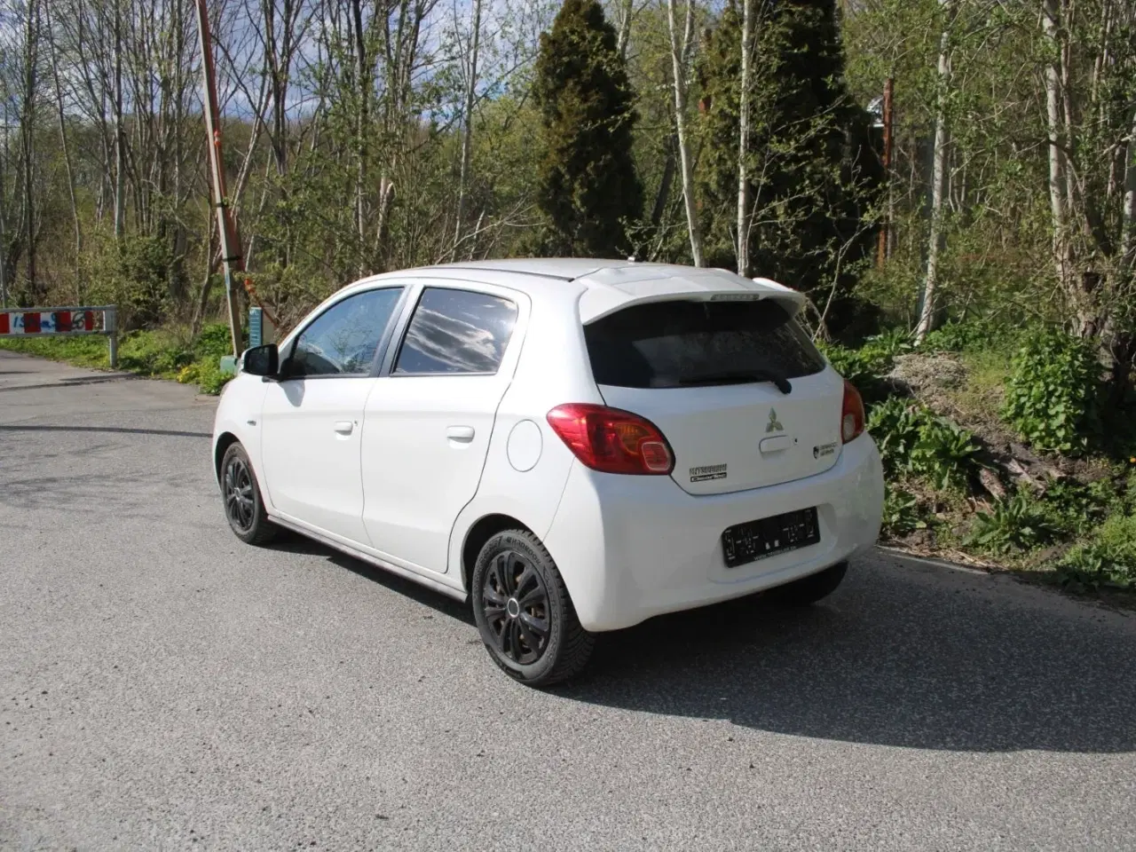 Billede 4 - Mitsubishi Space Star 1,2 Black & White