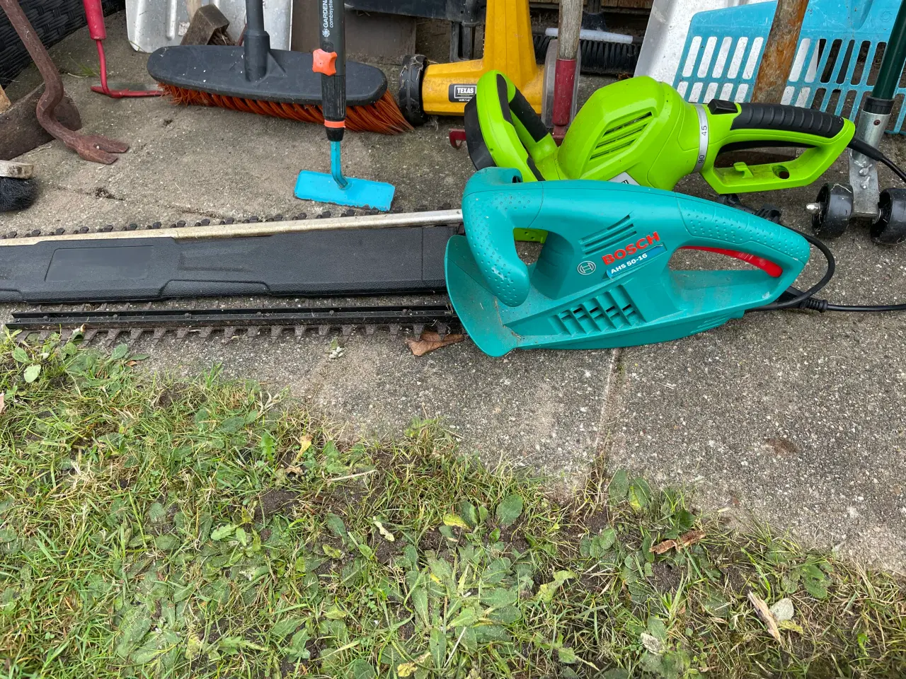 Billede 3 - Haveredskaber mm