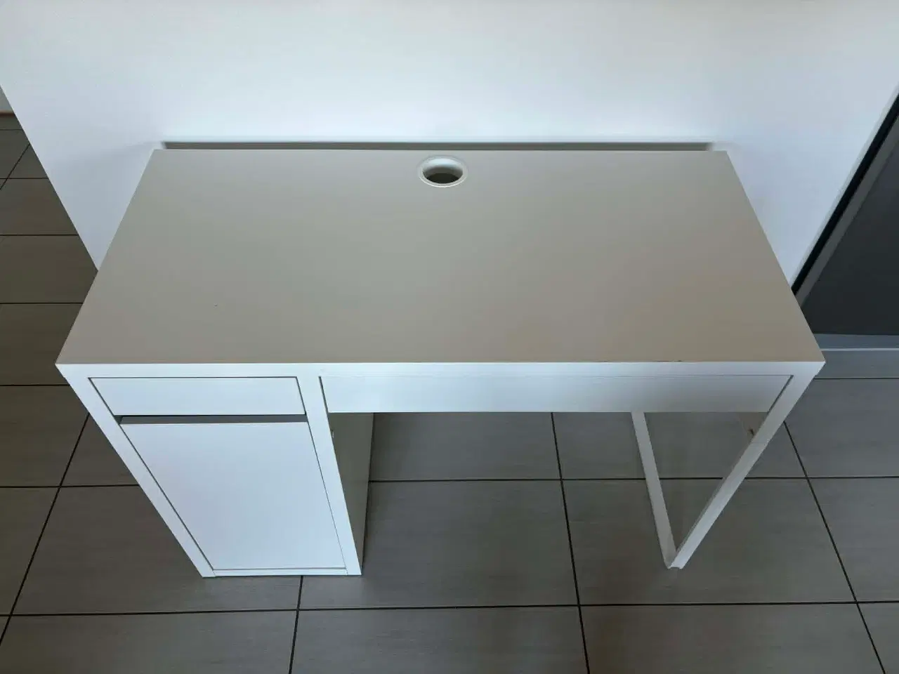 Billede 3 - IKEA Micke skrivebord 105x50 cm