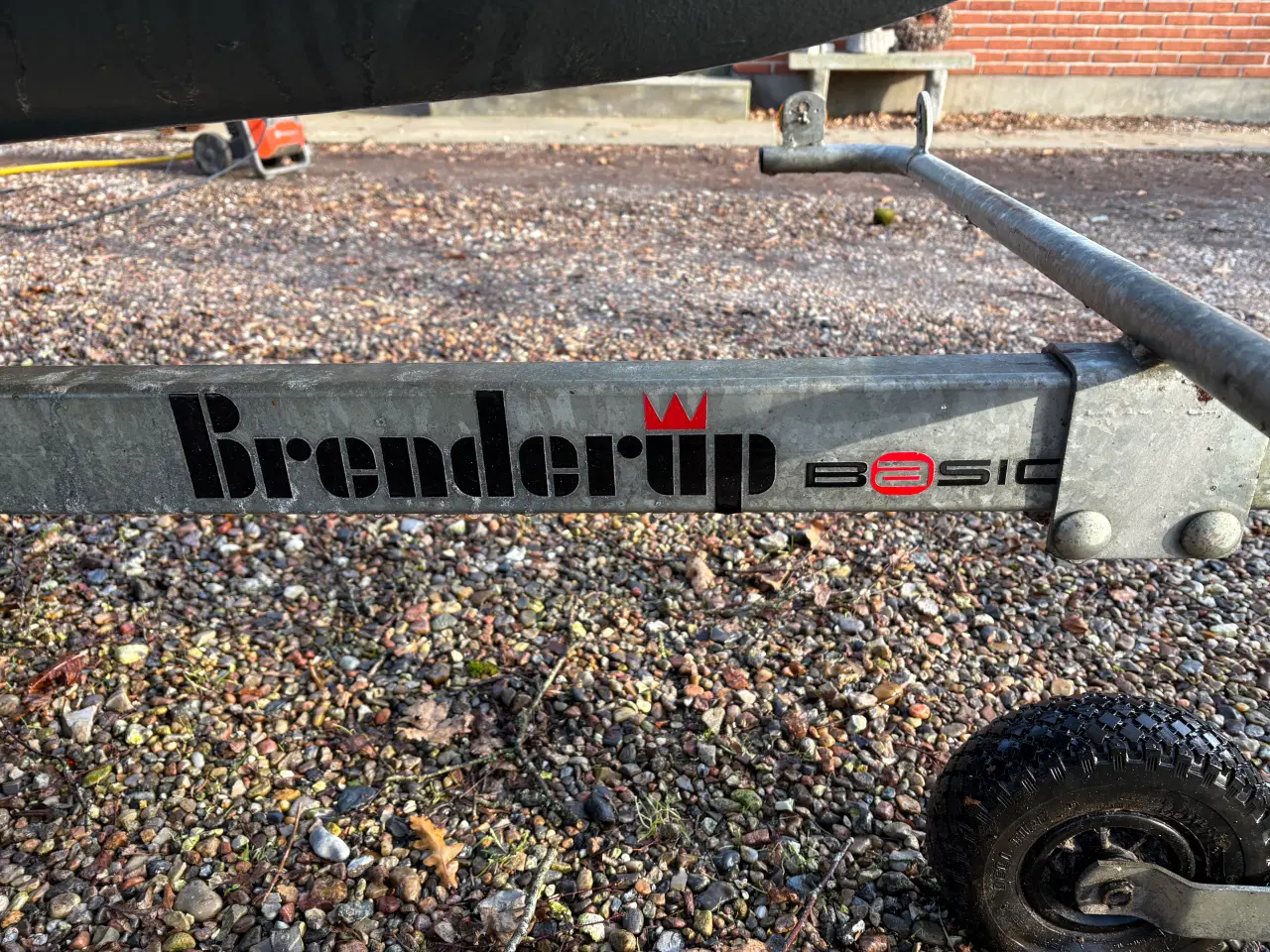 Billede 10 - Styrepultsbåd med 40 hk 4t og trailer 