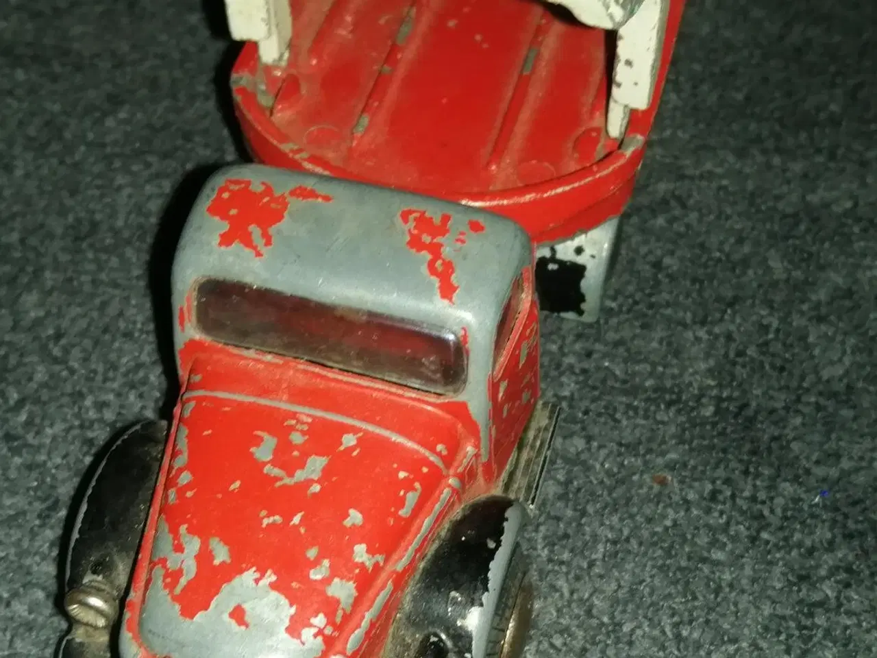 Billede 2 - TEKNO VOLVO AUTOTRANSPORTER, 26 CM LANG