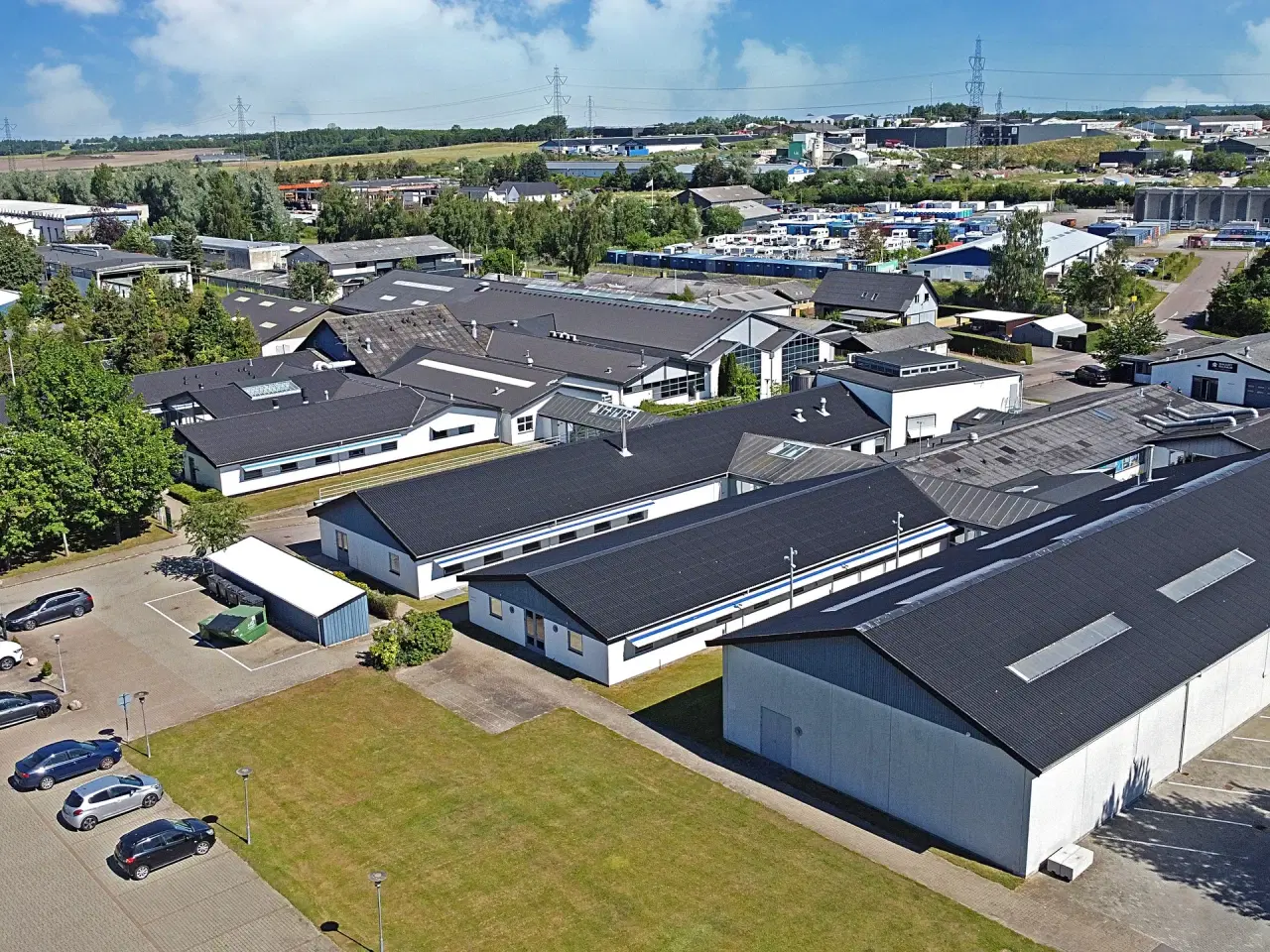 Billede 3 - Flot lagerlejemål med tilhørende kontorlokaler som er velbeliggende i Ølstykke.