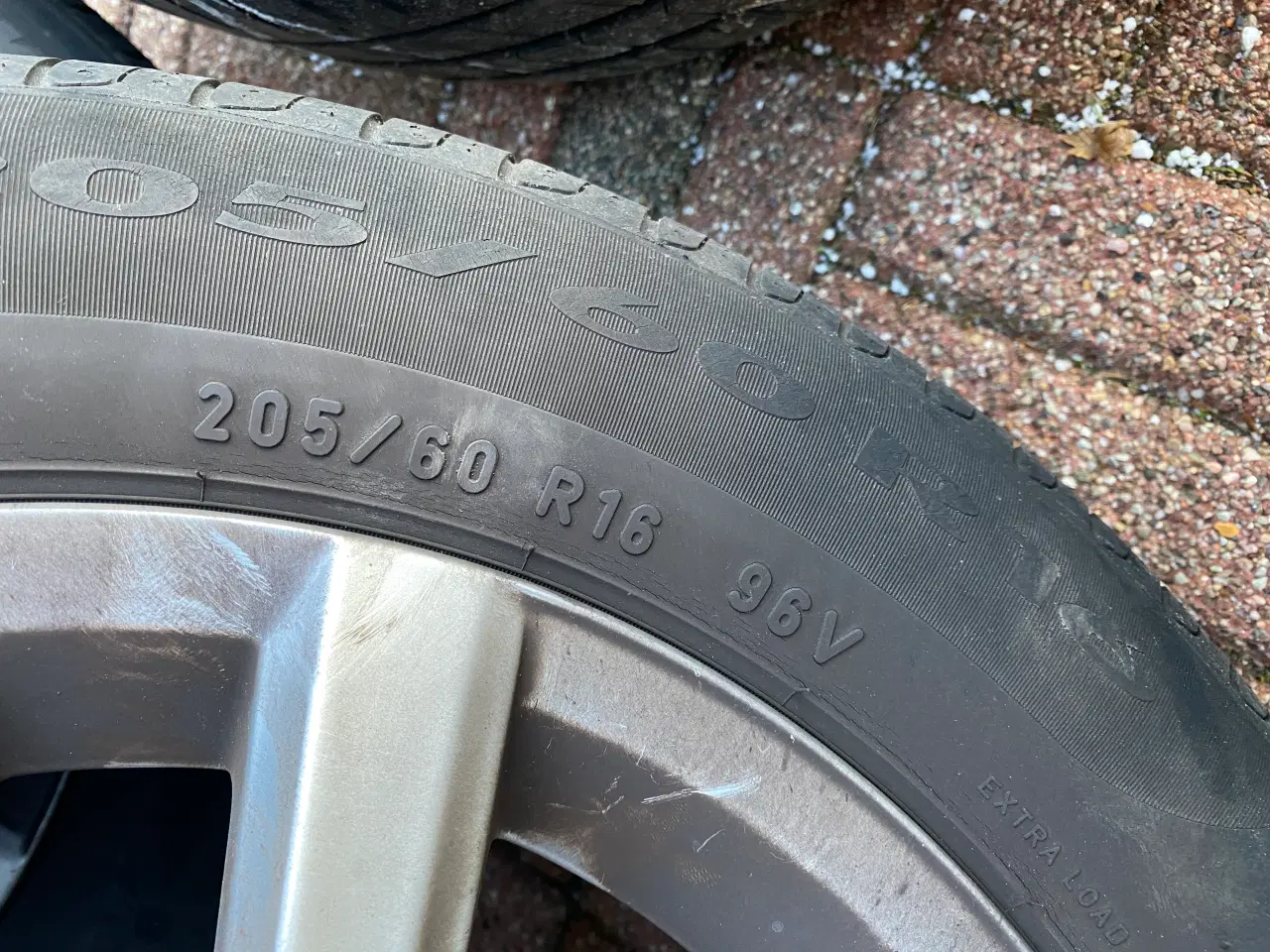 Billede 2 - Alufælge med sommerdæk