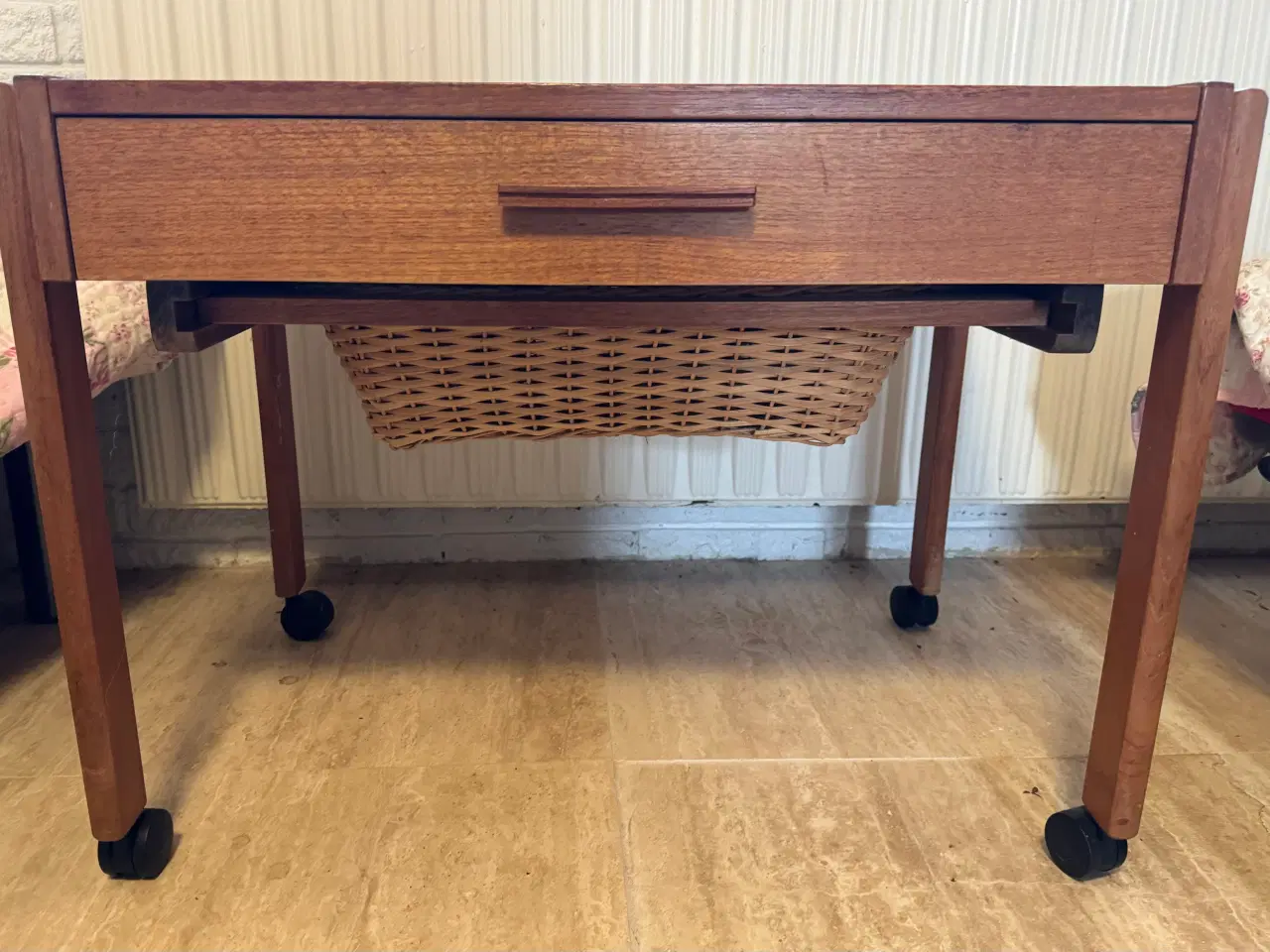 Billede 1 - Sybord / entremøbel i teak