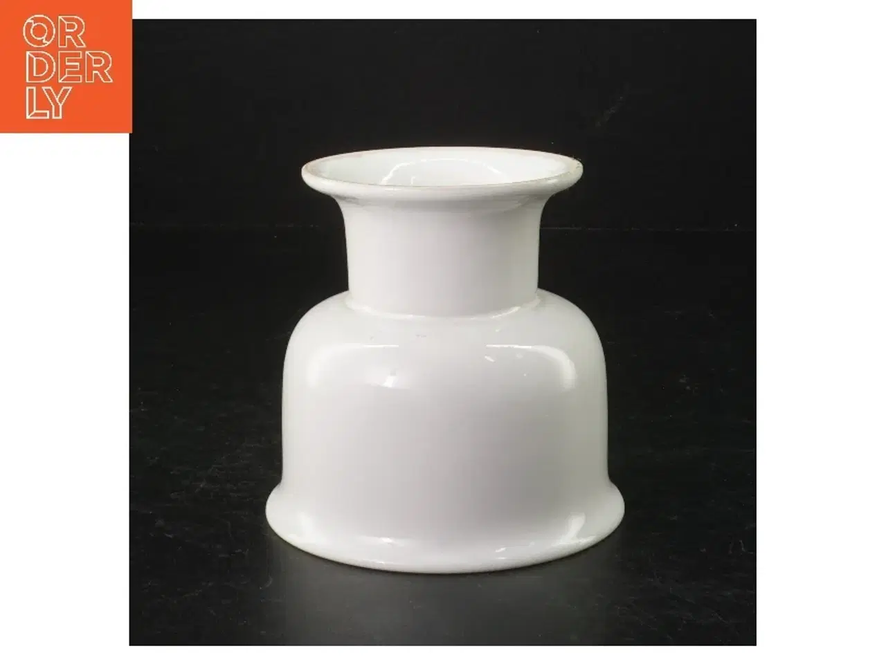 Billede 1 - Hvid keramik lysestage (str. 11 cm)