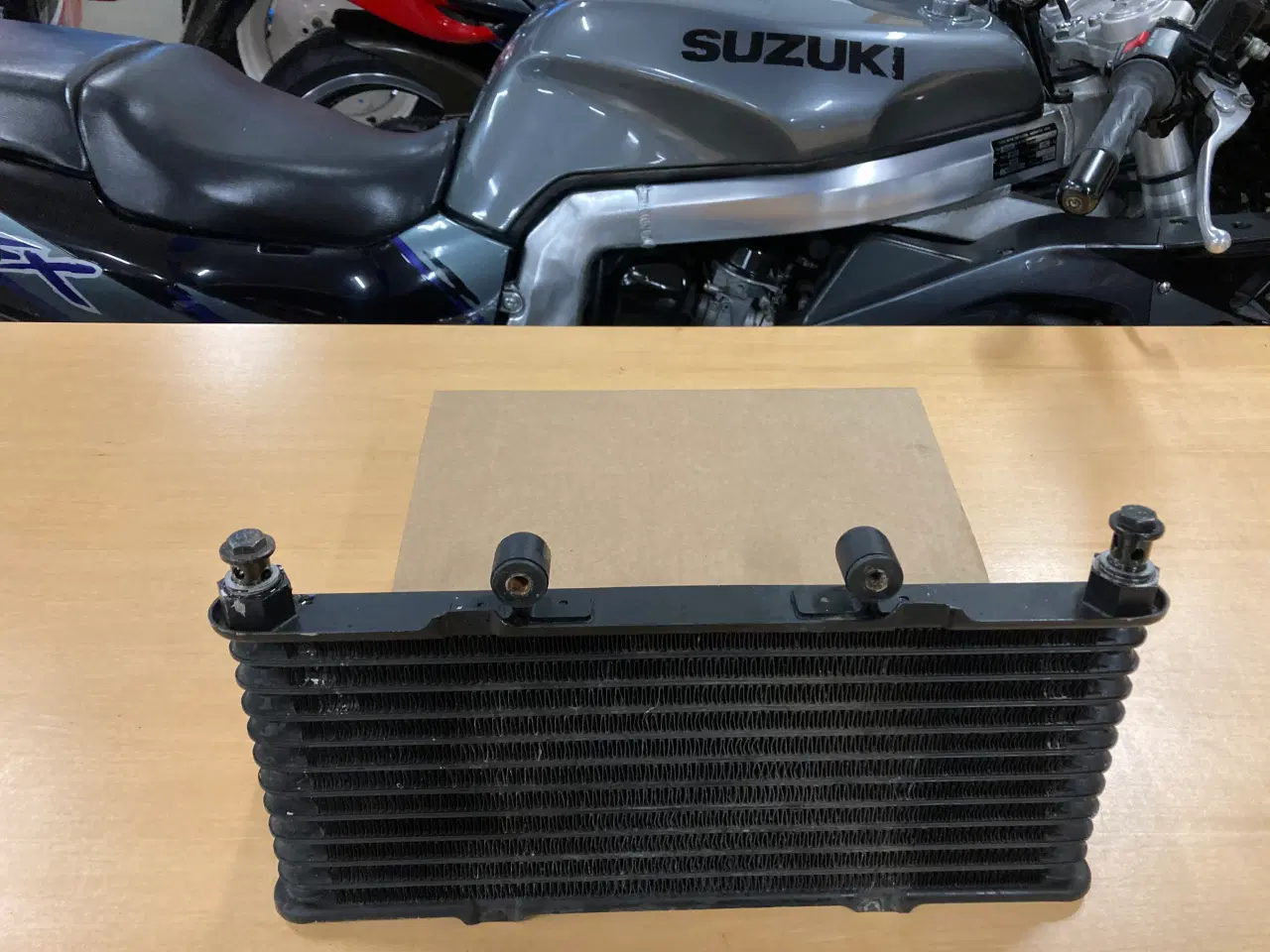 Billede 2 - Oliekøler Suzuki GSXR 750 