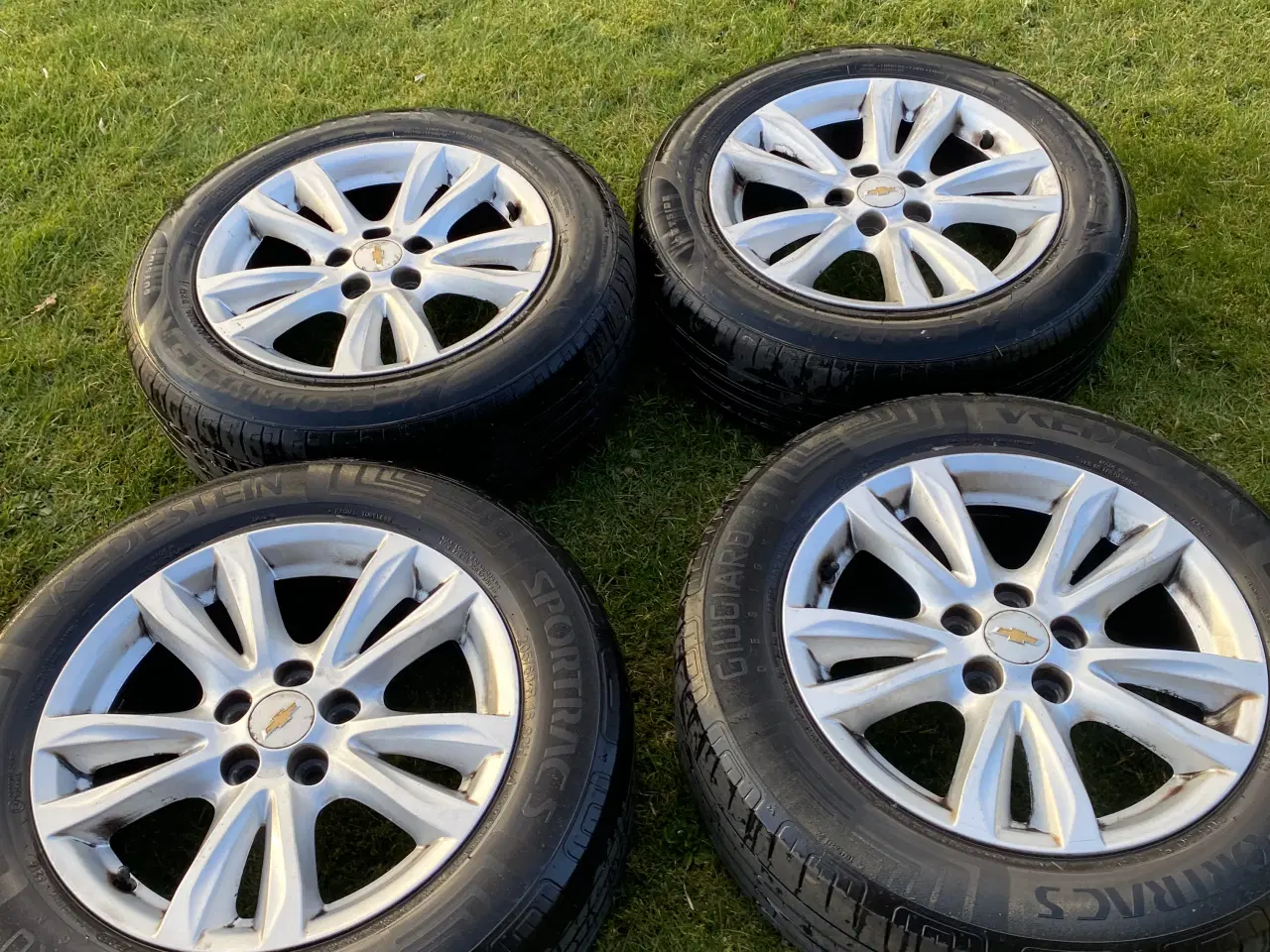 Billede 1 - Charvolet  alufælge med sommerdæk 