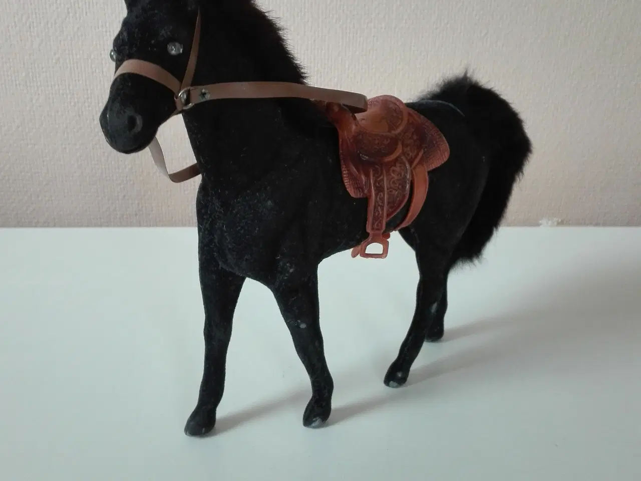 Billede 1 - Hest med saddel