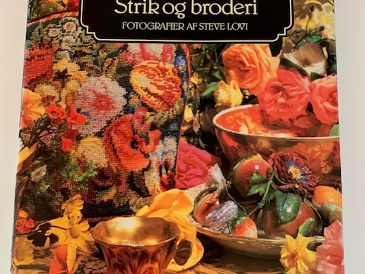 Billede 2 - Kaffe Fassett - bøger - strik og broderi - som nye