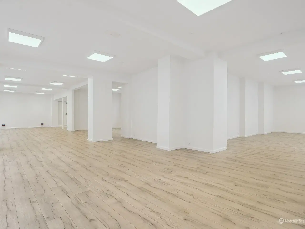 Billede 6 - Flot hjørnebutik med bedste beliggenhed og kæmpestor facade