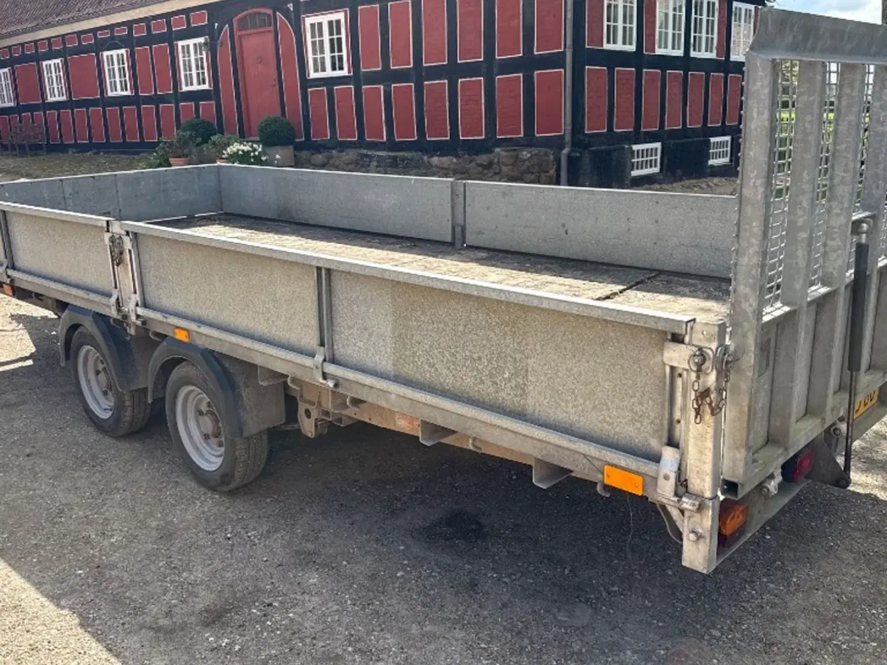 Billede 2 - Ifor Williams boogie-trailer med tip og rampe