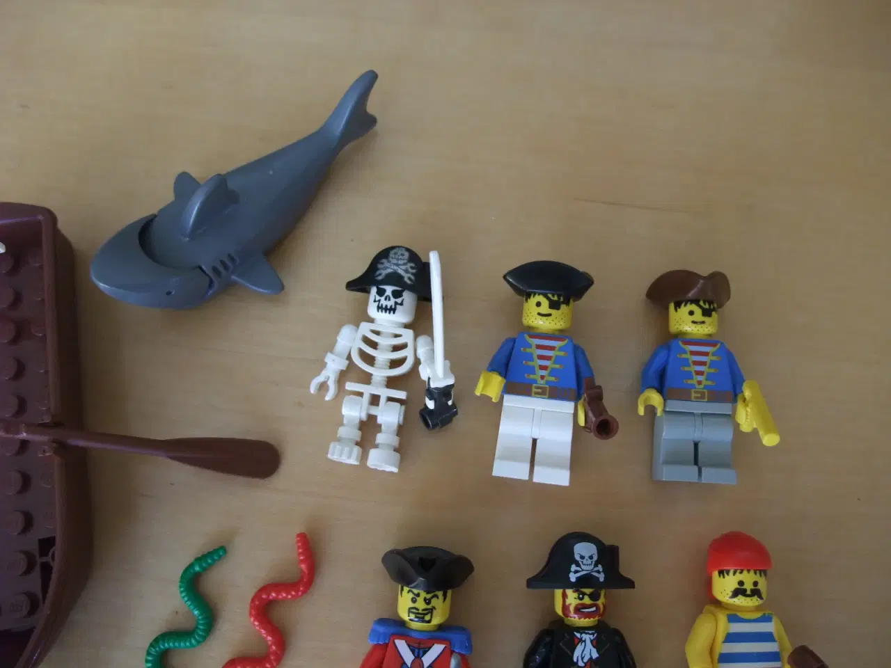 Billede 2 - Lego Pirates Figurer+Tilbehør 