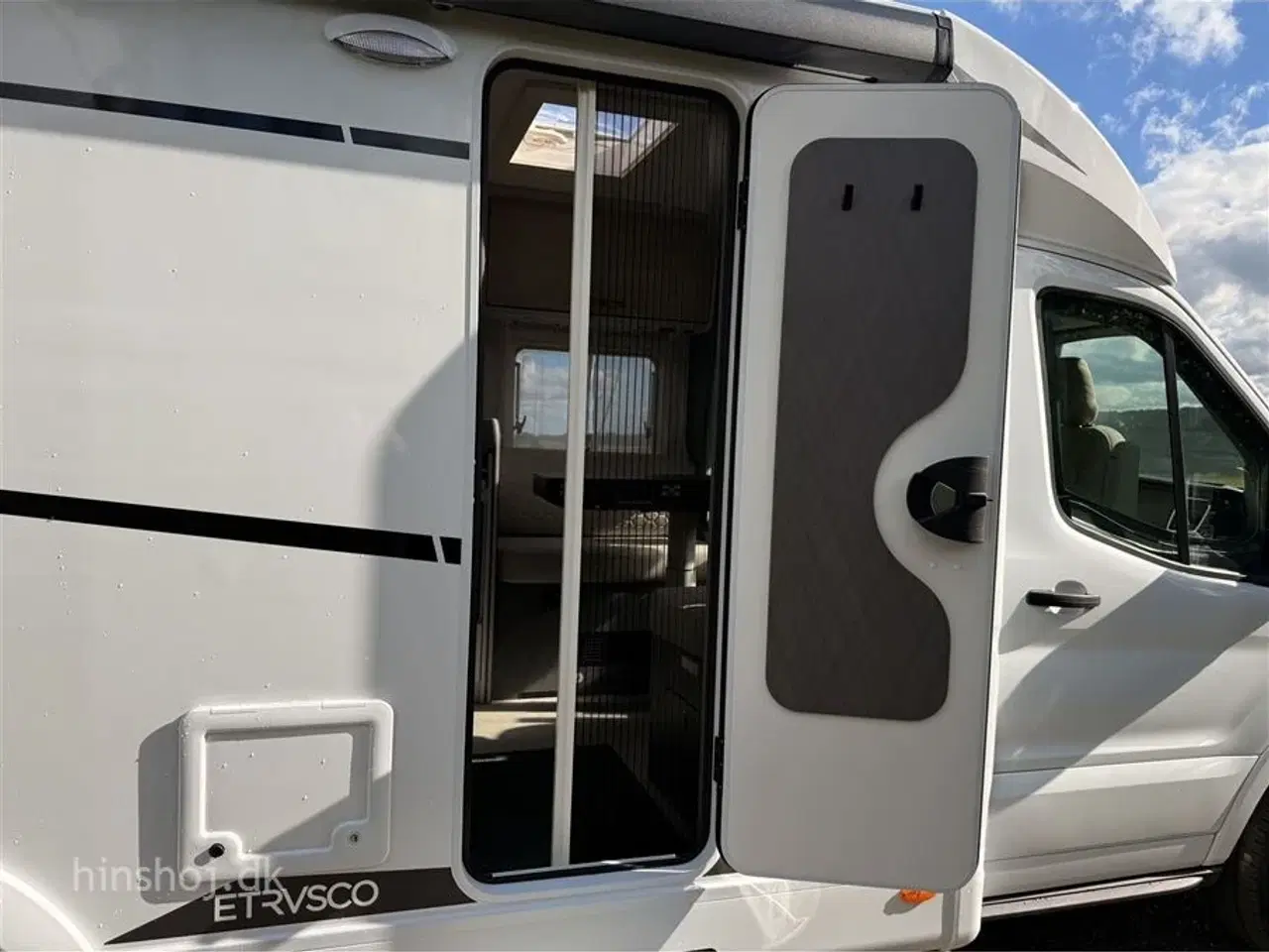 Billede 3 - 2026 - Etrusco V 6.8 SCF Scandic Edition Aut.   Lækker Autocamper med automatgear og face to face siddegruppe fra Hinshøj Caravan.
