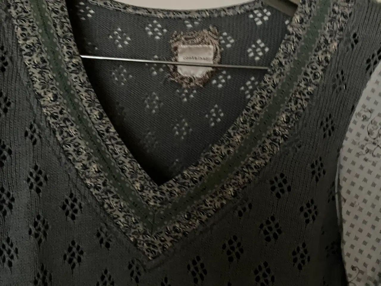 Billede 3 - Smart bluse fra Container i bomuldsstrik og stof