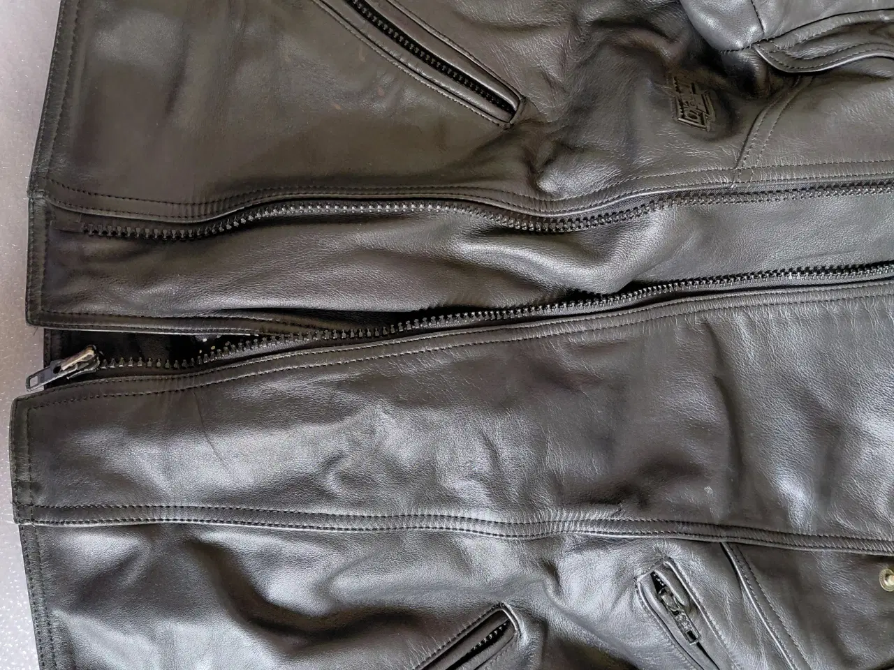 Billede 7 - Lækkert MC tøj i læder (kvinde)